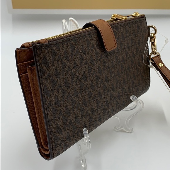 MICHAEL KORS LG DOUBLE ZIP WRISTLET BROWN - Picture 3 of 16